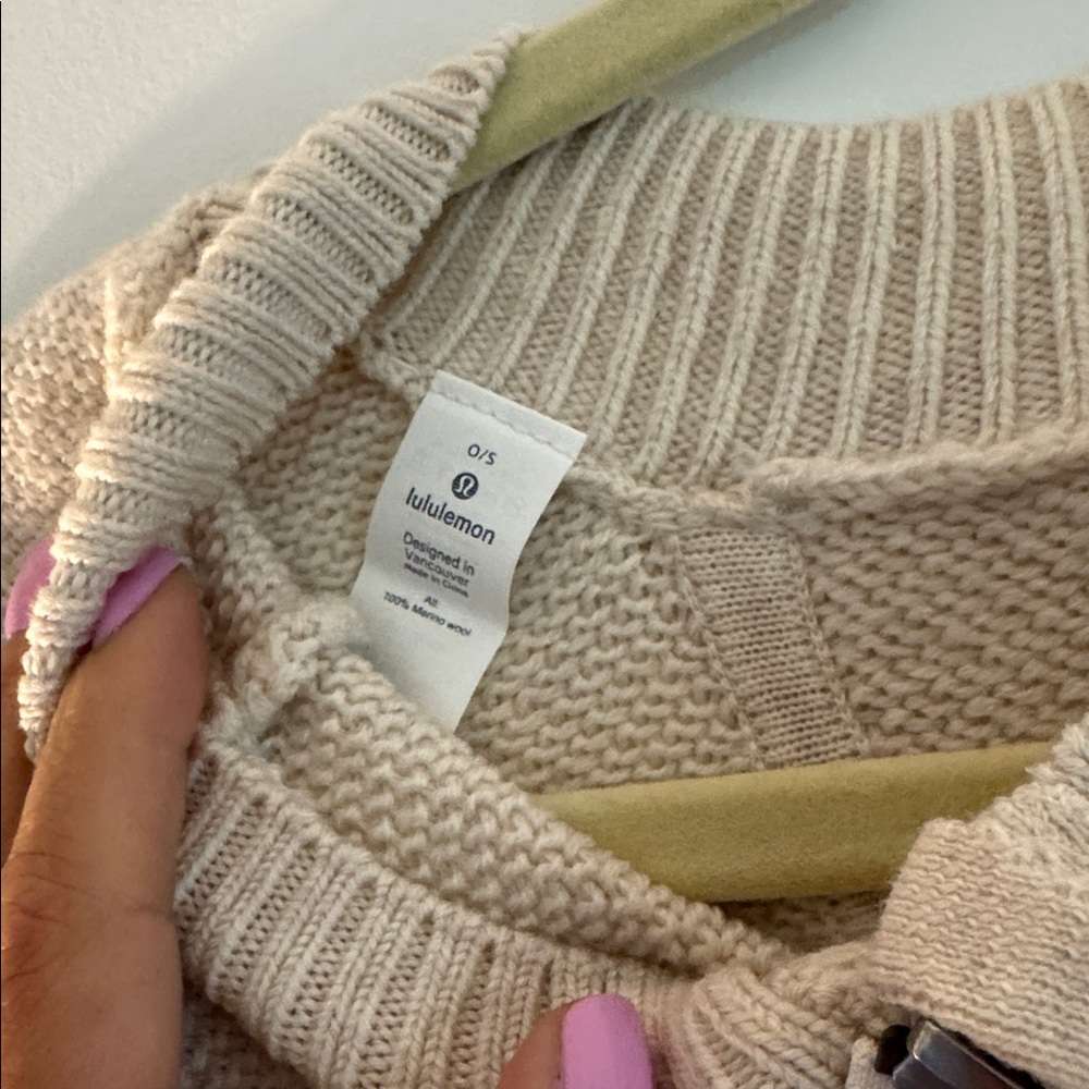 Lululemon 100% Merino wool poncho - Picture 4 of 6